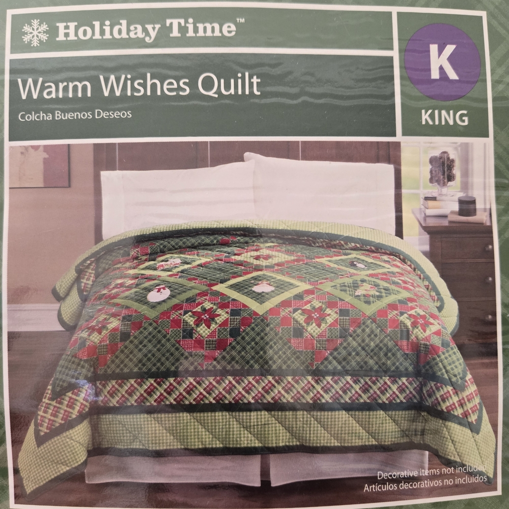 Holiday Time Green and Gold Christmas Quilt